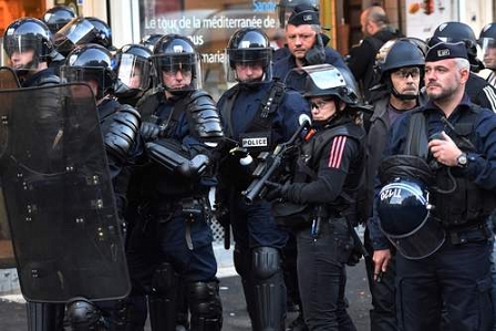 Polizei bei der Euro 2016 in Lille