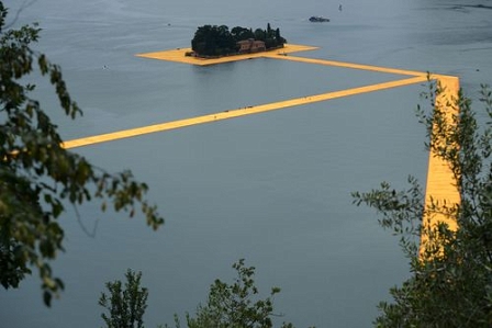 "The Floating Piers" von Christo