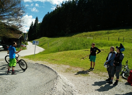 Kurventechnik im Pumptrack.