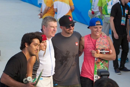 Kelvin Hoefler and Leticia Bufoni with IOC President Thomas Bach, ISF Athlete Representative Neal Hendrix and professional skateboarder Candy Jacobs