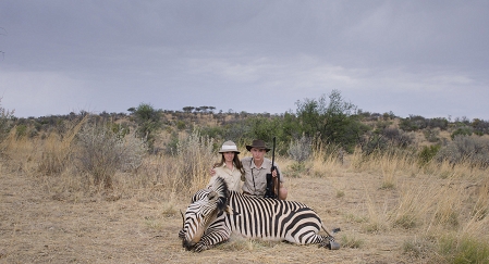 "Safari": Junges Paar erschießt ein Zebra