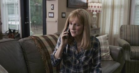 Laura Linney in "Sully"