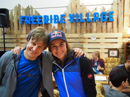 Stefan Häusl und Nadine Wallner im Freeride Village bei der Alpinmesse Innsbruck
