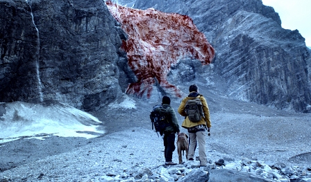 Blutrot gefärbter Gletscher