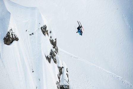 Freerider macht einen Backflip