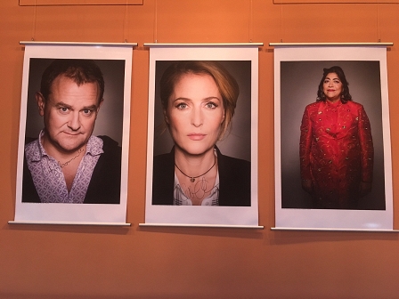 Porträtfotos von Hugh Bonneville, Gillian Anderson, Gurinder Chadha im Berlinale Palast