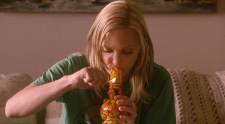 Anna Faris in "Smiley Face"