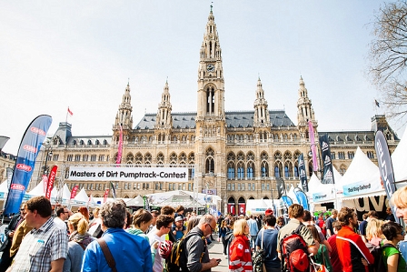 Bikemesse vor dem Wiener Rathaus